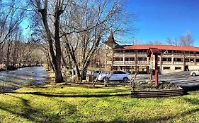 Riverbend Motel&Cabins