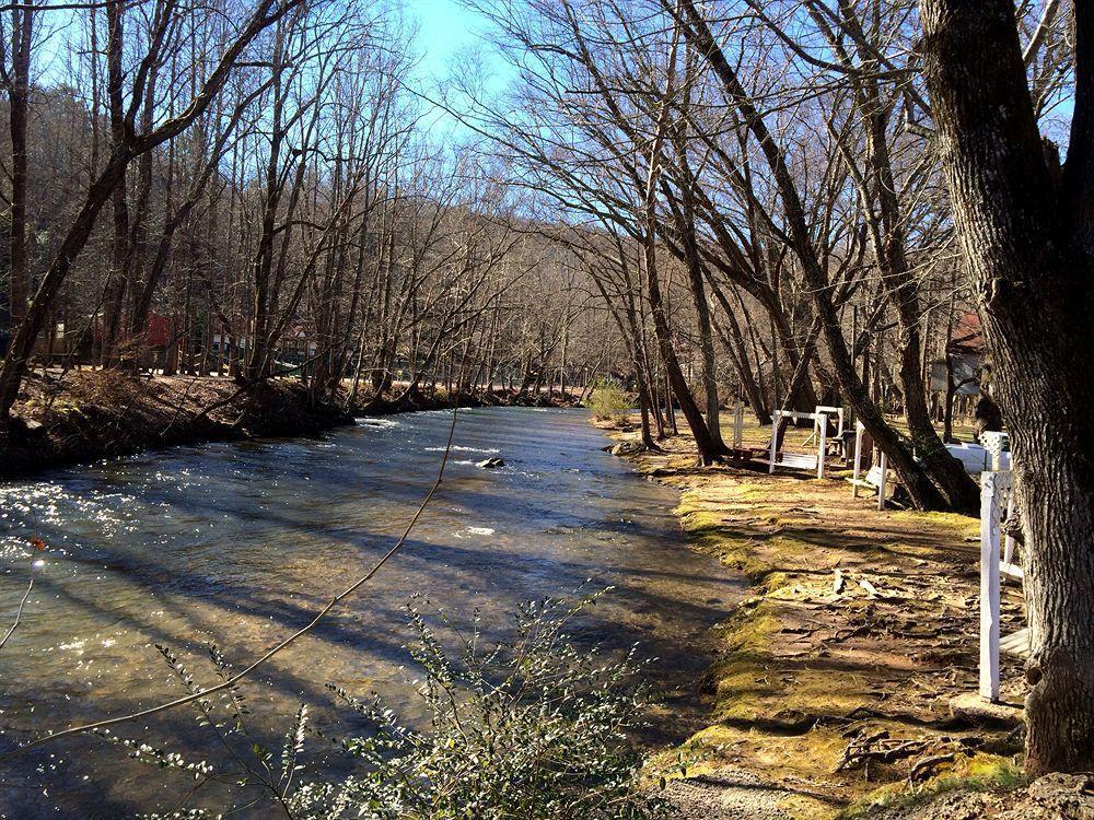 Riverbend Motel&Cabins Helen Buitenkant foto